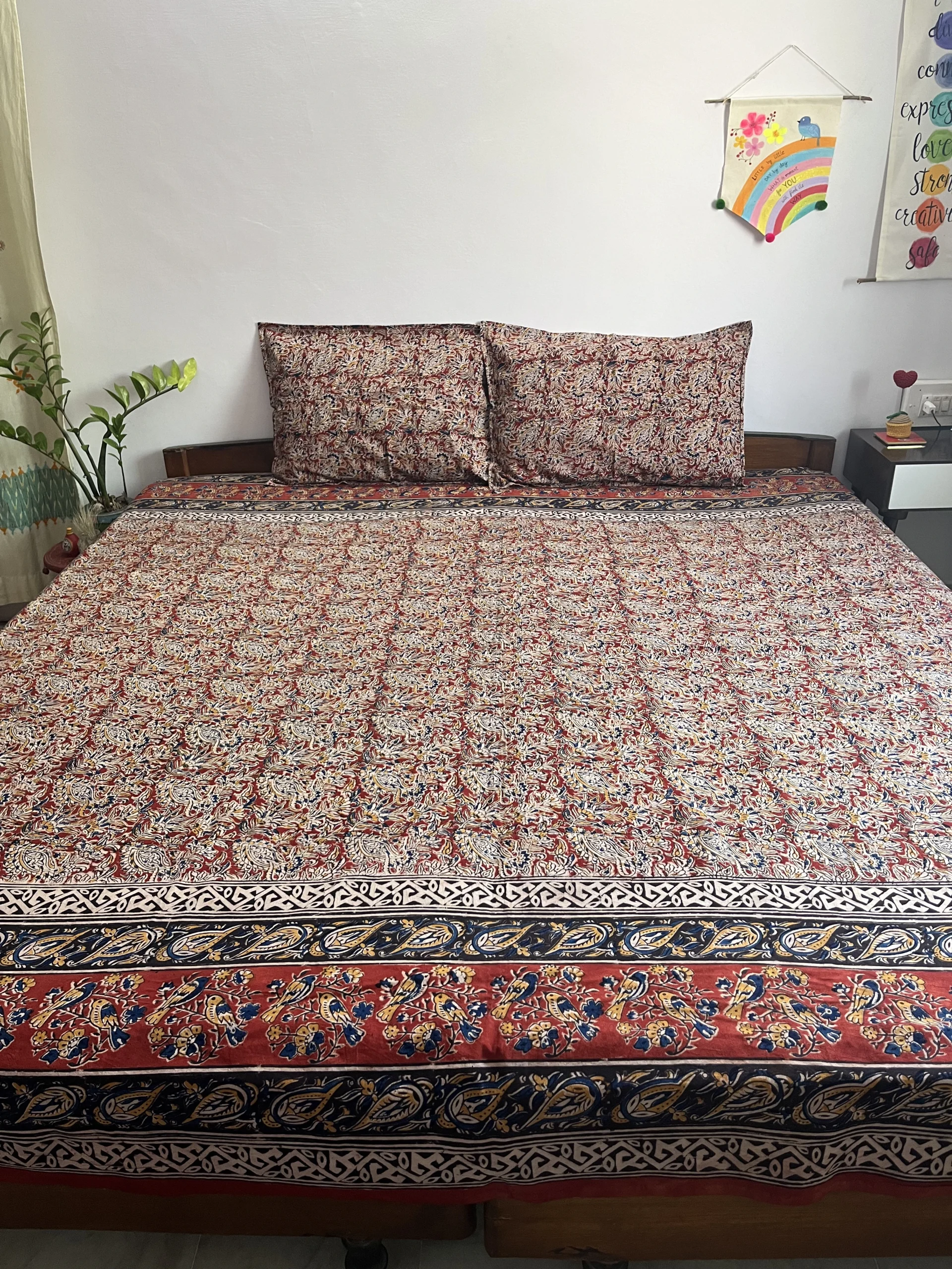 Red & Indigo Kalamkari Bedsheet – Birds Border (KB-03) - Image 2